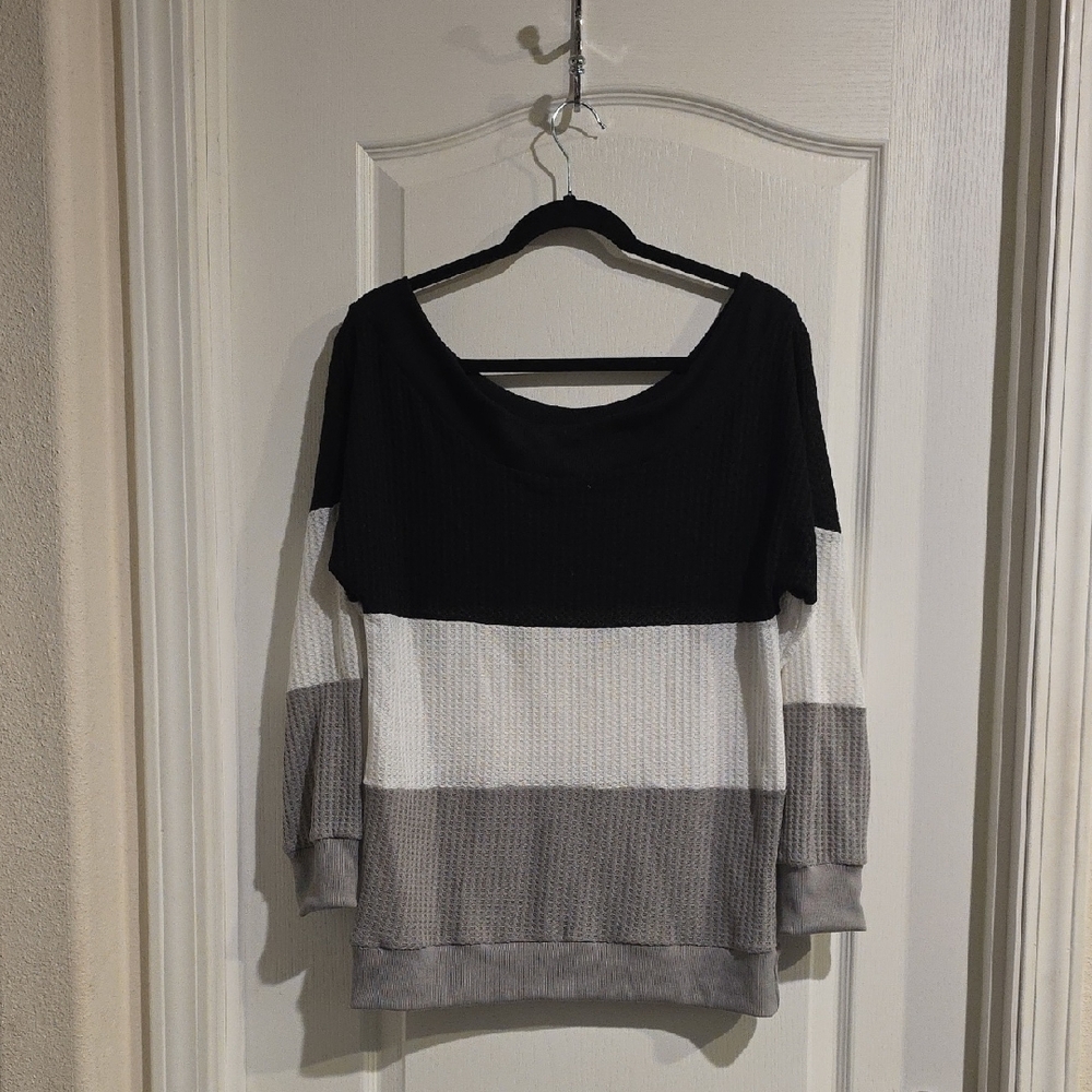 VENUS Black and Gray Off-the-Shoulder Sweater